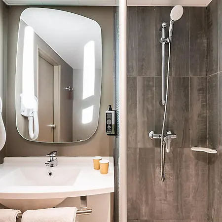Готель Ibis Liberdade 2*